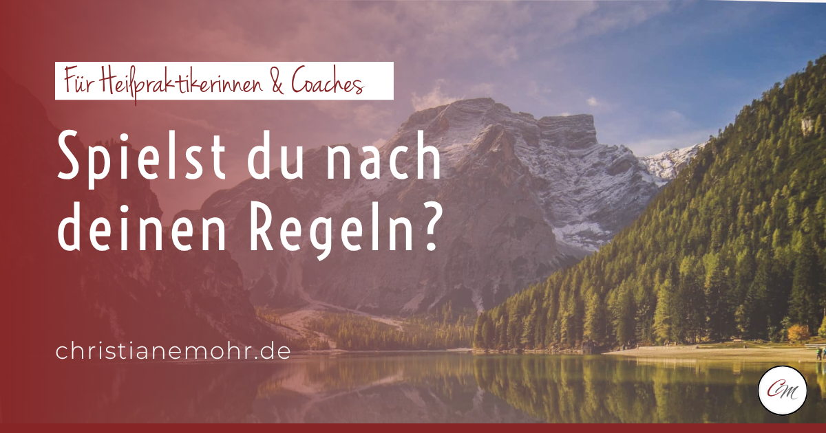Bergpanorama mit spiegelklarem See – eigener Weg statt fremde Regeln